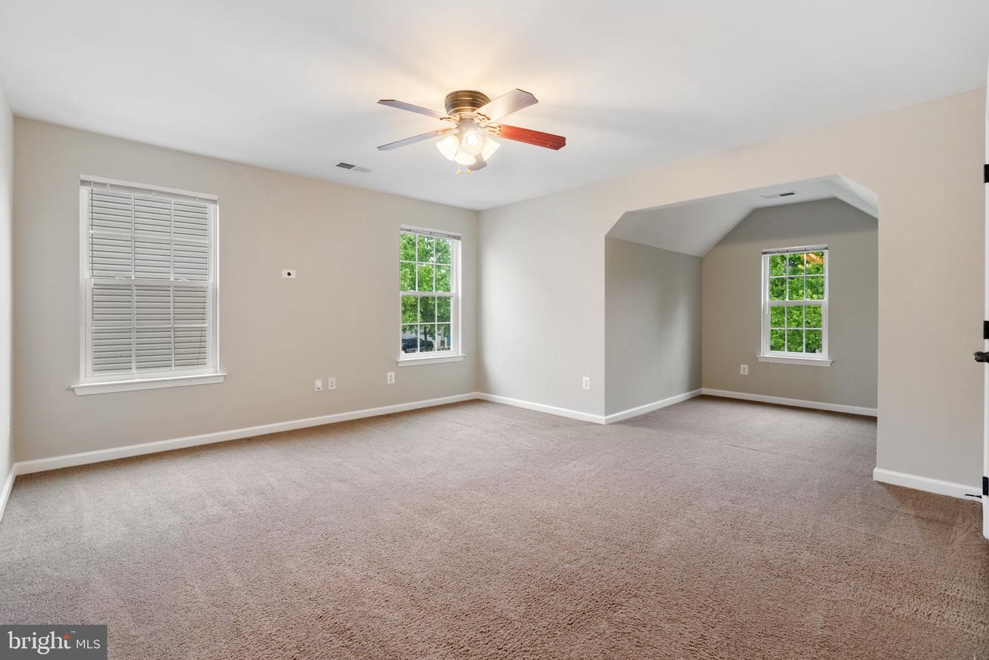 9 EISENTOWN DR, LOVETTSVILLE, Virginia 20180, 5 Bedrooms Bedrooms, ,3 BathroomsBathrooms,Residential,For sale,9 EISENTOWN DR,VALO2098350 MLS # VALO2098350