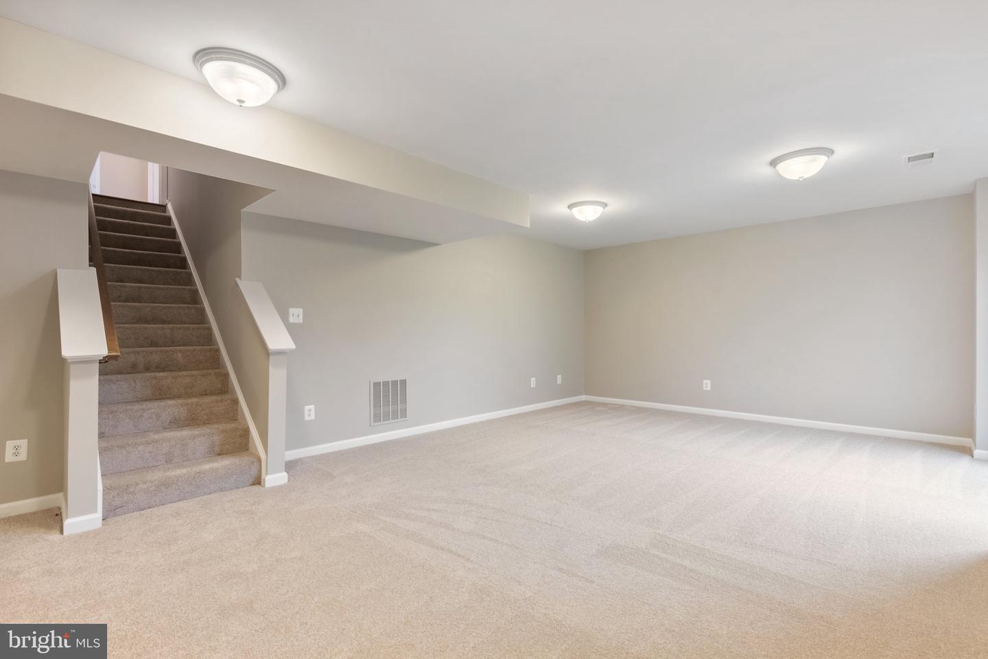 9 EISENTOWN DR, LOVETTSVILLE, Virginia 20180, 5 Bedrooms Bedrooms, ,3 BathroomsBathrooms,Residential,For sale,9 EISENTOWN DR,VALO2098350 MLS # VALO2098350