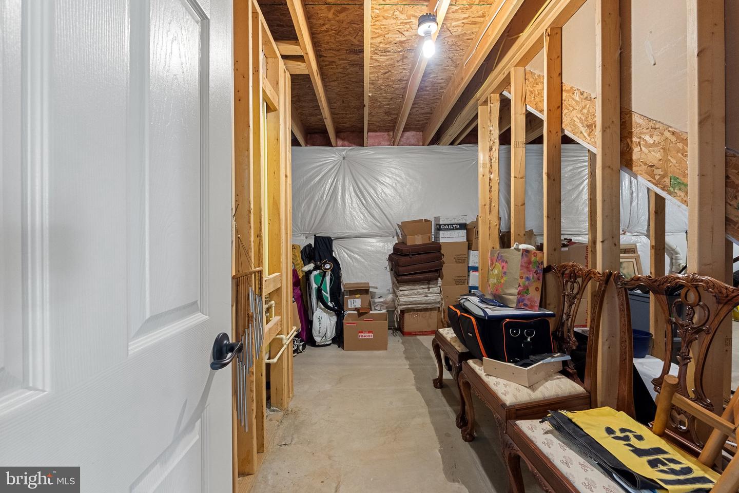 9 EISENTOWN DR, LOVETTSVILLE, Virginia 20180, 5 Bedrooms Bedrooms, ,3 BathroomsBathrooms,Residential,For sale,9 EISENTOWN DR,VALO2098350 MLS # VALO2098350