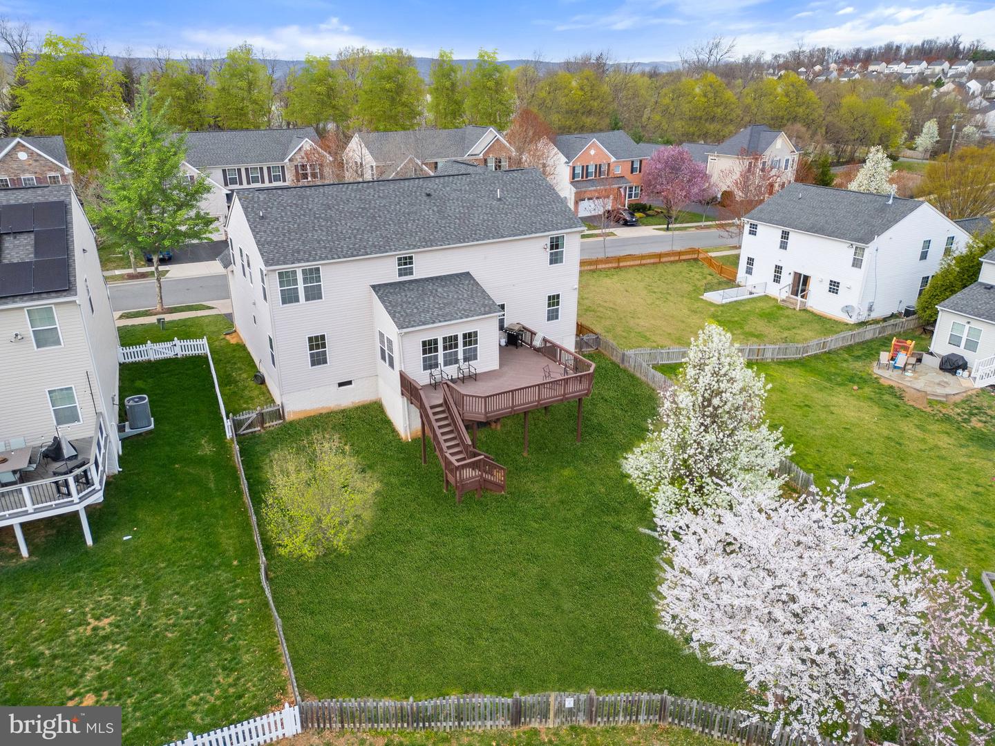 9 EISENTOWN DR, LOVETTSVILLE, Virginia 20180, 5 Bedrooms Bedrooms, ,3 BathroomsBathrooms,Residential,For sale,9 EISENTOWN DR,VALO2098350 MLS # VALO2098350
