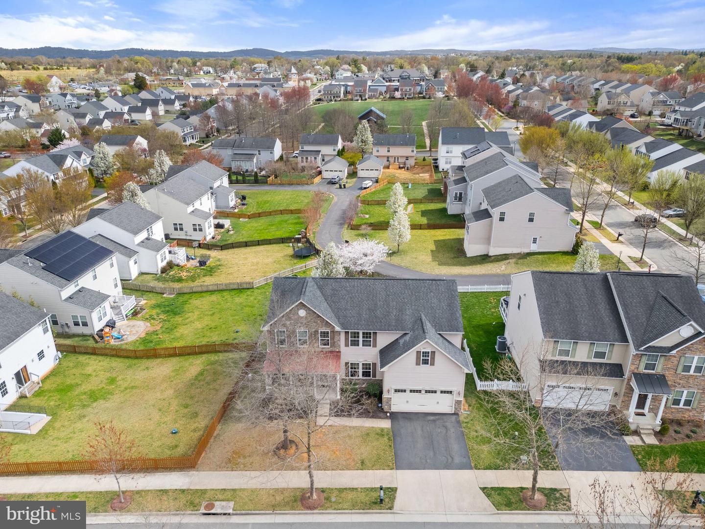 9 EISENTOWN DR, LOVETTSVILLE, Virginia 20180, 5 Bedrooms Bedrooms, ,3 BathroomsBathrooms,Residential,For sale,9 EISENTOWN DR,VALO2098350 MLS # VALO2098350