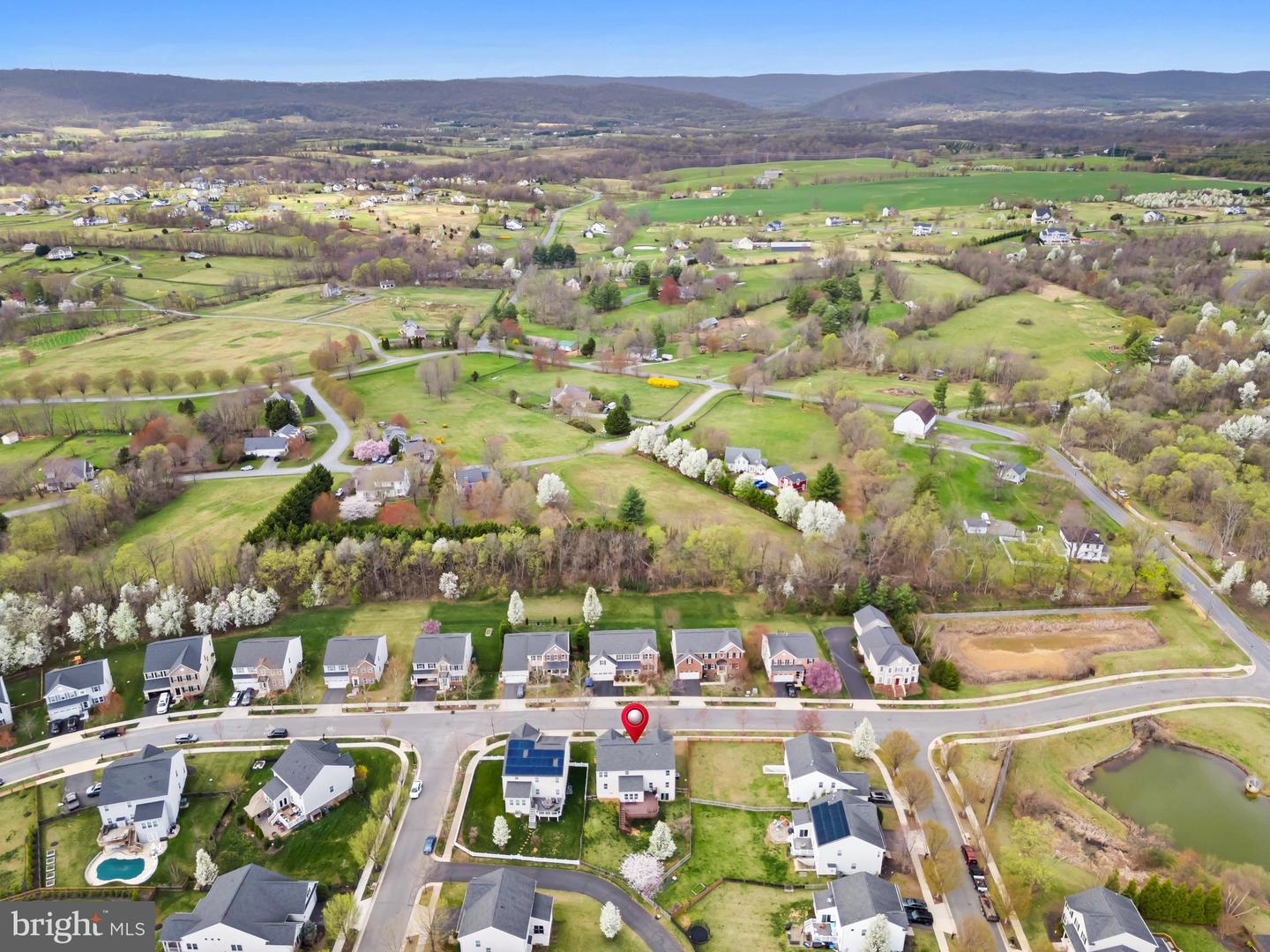9 EISENTOWN DR, LOVETTSVILLE, Virginia 20180, 5 Bedrooms Bedrooms, ,3 BathroomsBathrooms,Residential,For sale,9 EISENTOWN DR,VALO2098350 MLS # VALO2098350