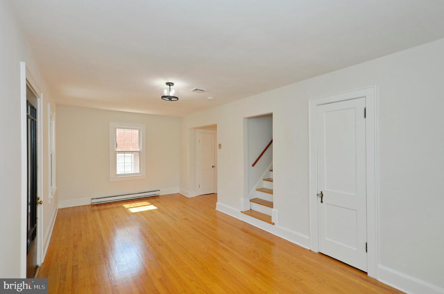 31 W WHITLOCK AVE, WINCHESTER, Virginia 22601, 3 Bedrooms Bedrooms, ,1 BathroomBathrooms,Residential,For sale,31 W WHITLOCK AVE,VAWI2007870 MLS # VAWI2007870