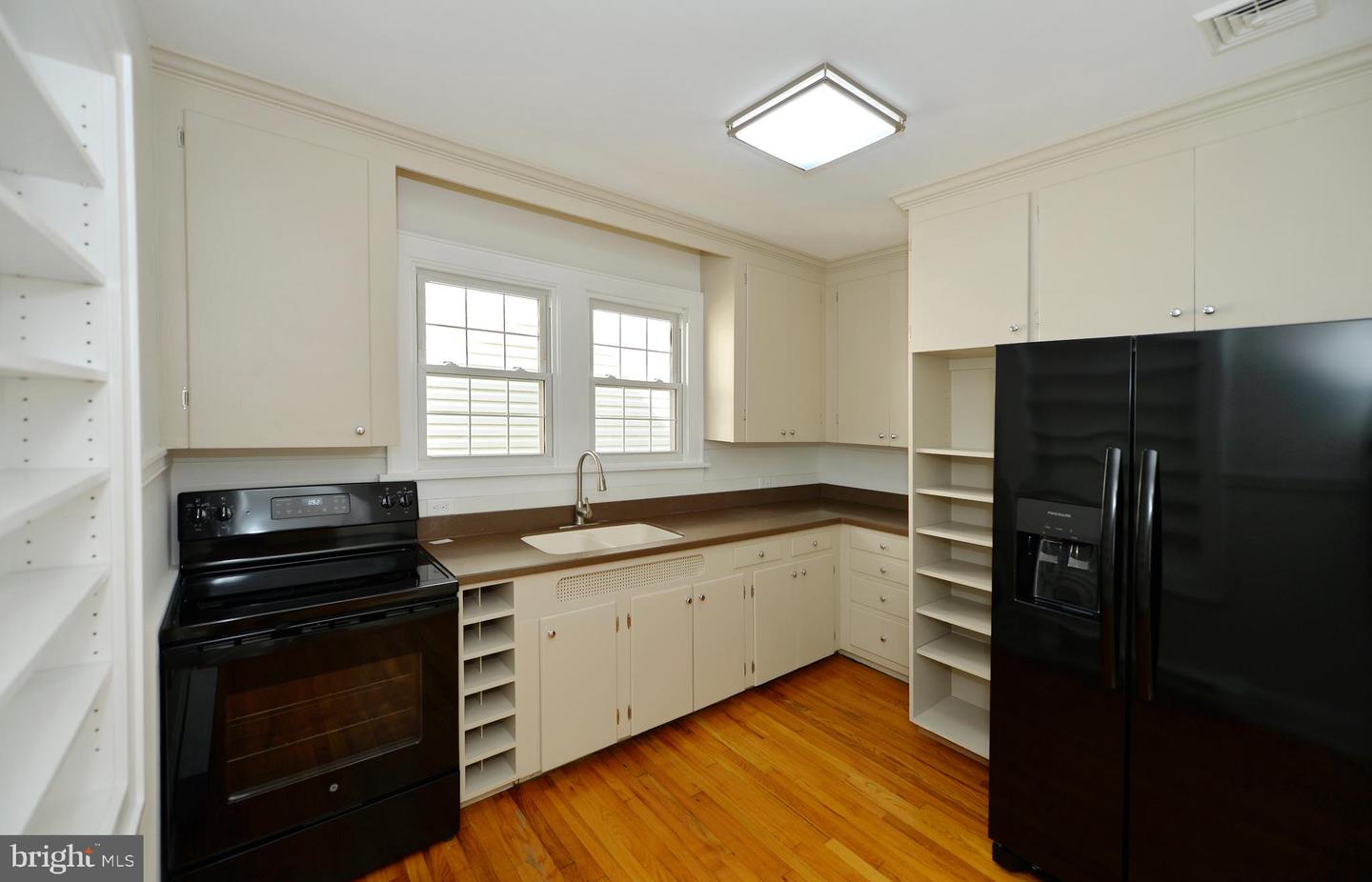 31 W WHITLOCK AVE, WINCHESTER, Virginia 22601, 3 Bedrooms Bedrooms, ,1 BathroomBathrooms,Residential,For sale,31 W WHITLOCK AVE,VAWI2007870 MLS # VAWI2007870