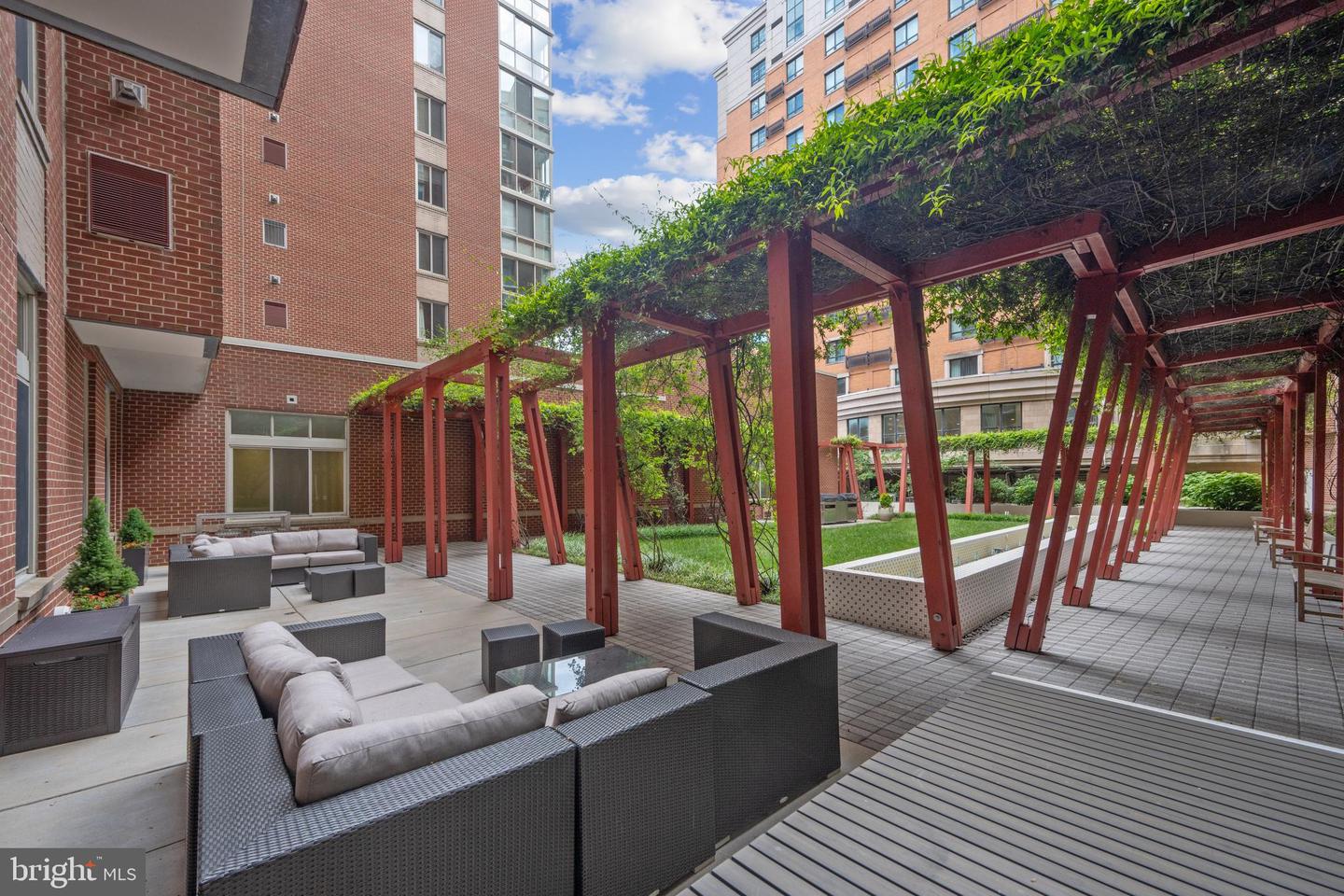 1000 NEW JERSEY AVE SE #315, WASHINGTON, District Of Columbia 20003, 1 Bedroom Bedrooms, ,1 BathroomBathrooms,Residential,For sale,1000 NEW JERSEY AVE SE #315,DCDC2203298 MLS # DCDC2203298