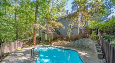 1426 HIGHWOOD DR, MCLEAN, Virginia 22101, 6 Bedrooms Bedrooms, ,3 BathroomsBathrooms,Residential,For sale,1426 HIGHWOOD DR,VAFX2244414 MLS # VAFX2244414