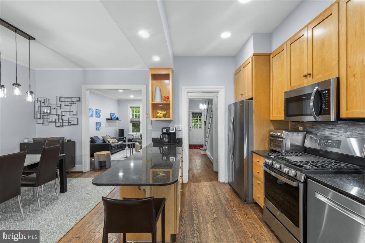 2652 WOODLEY PL NW, WASHINGTON, District Of Columbia 20008, 4 Bedrooms Bedrooms, ,3 BathroomsBathrooms,Residential,For sale,2652 WOODLEY PL NW,DCDC2187388 MLS # DCDC2187388