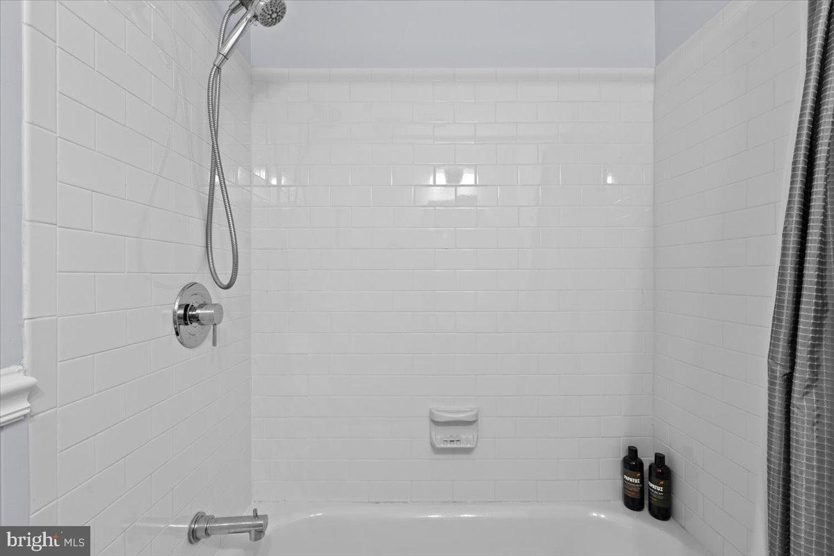 2652 WOODLEY PL NW, WASHINGTON, District Of Columbia 20008, 4 Bedrooms Bedrooms, ,3 BathroomsBathrooms,Residential,For sale,2652 WOODLEY PL NW,DCDC2187388 MLS # DCDC2187388