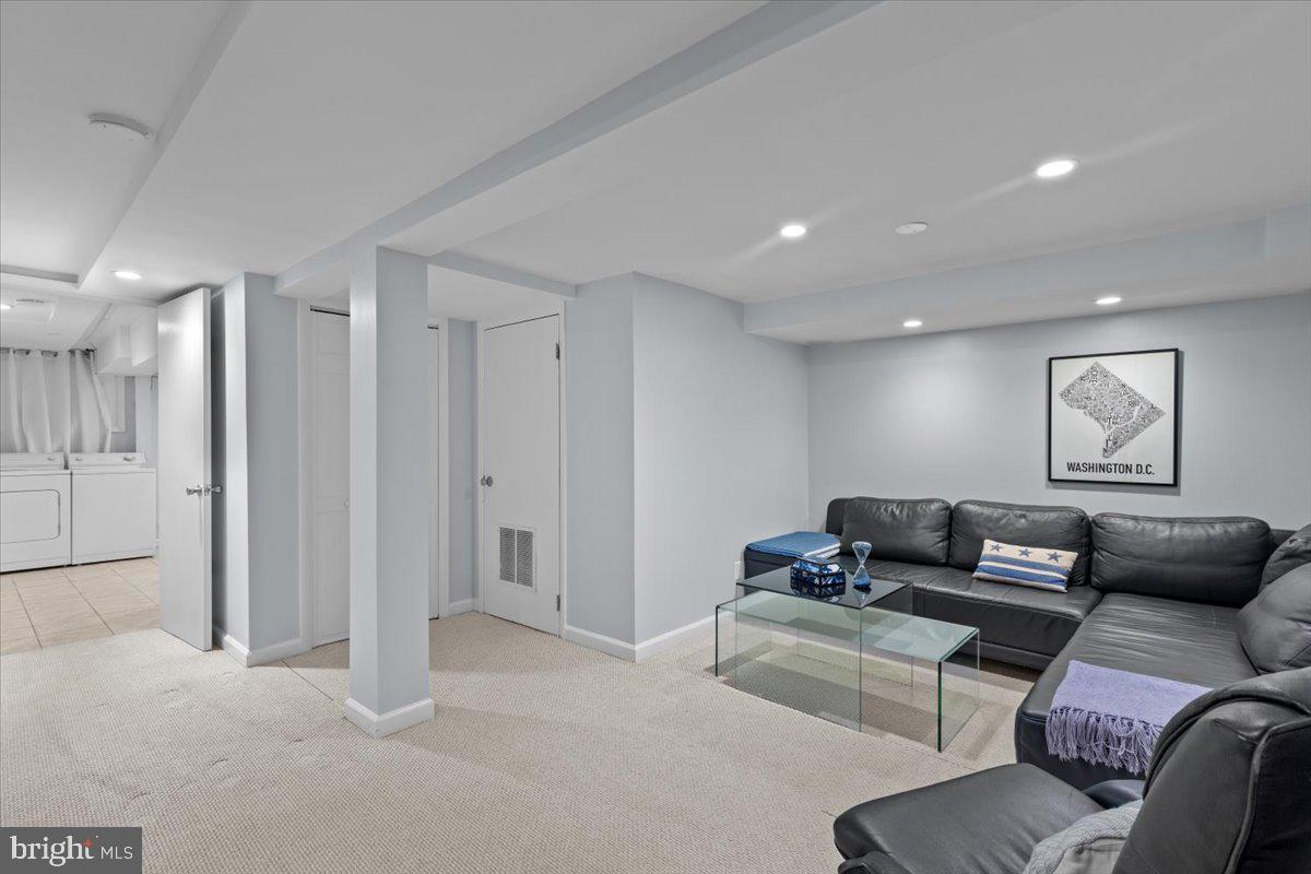 2652 WOODLEY PL NW, WASHINGTON, District Of Columbia 20008, 4 Bedrooms Bedrooms, ,3 BathroomsBathrooms,Residential,For sale,2652 WOODLEY PL NW,DCDC2187388 MLS # DCDC2187388