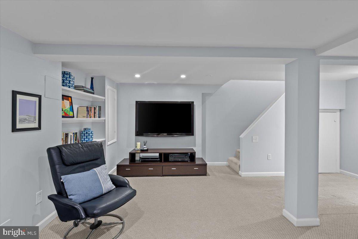 2652 WOODLEY PL NW, WASHINGTON, District Of Columbia 20008, 4 Bedrooms Bedrooms, ,3 BathroomsBathrooms,Residential,For sale,2652 WOODLEY PL NW,DCDC2187388 MLS # DCDC2187388