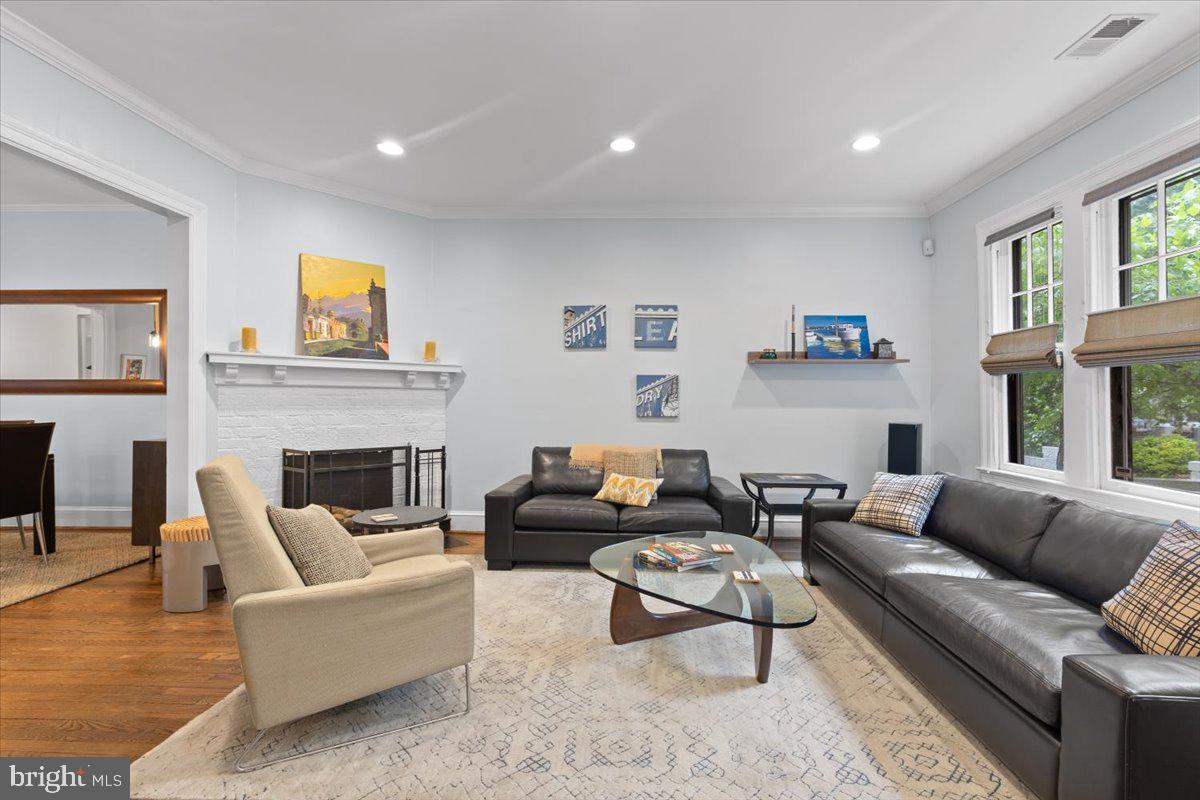 2652 WOODLEY PL NW, WASHINGTON, District Of Columbia 20008, 4 Bedrooms Bedrooms, ,3 BathroomsBathrooms,Residential,For sale,2652 WOODLEY PL NW,DCDC2187388 MLS # DCDC2187388