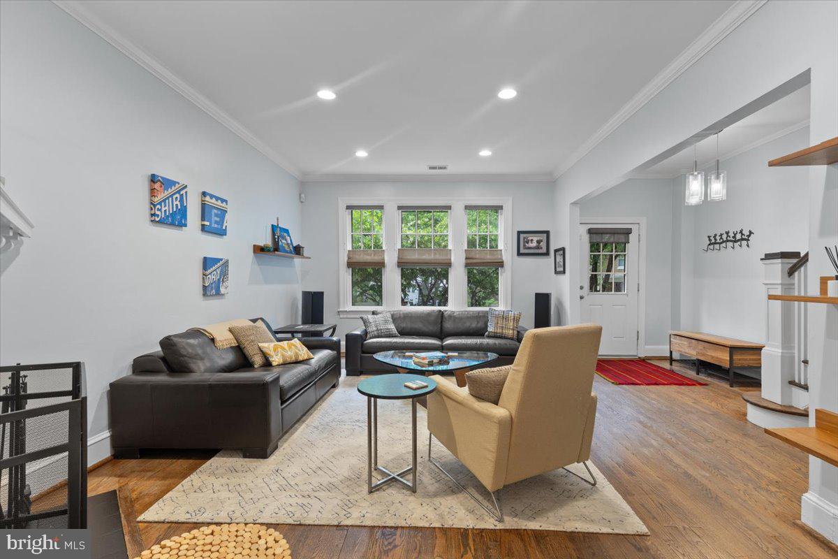 2652 WOODLEY PL NW, WASHINGTON, District Of Columbia 20008, 4 Bedrooms Bedrooms, ,3 BathroomsBathrooms,Residential,For sale,2652 WOODLEY PL NW,DCDC2187388 MLS # DCDC2187388