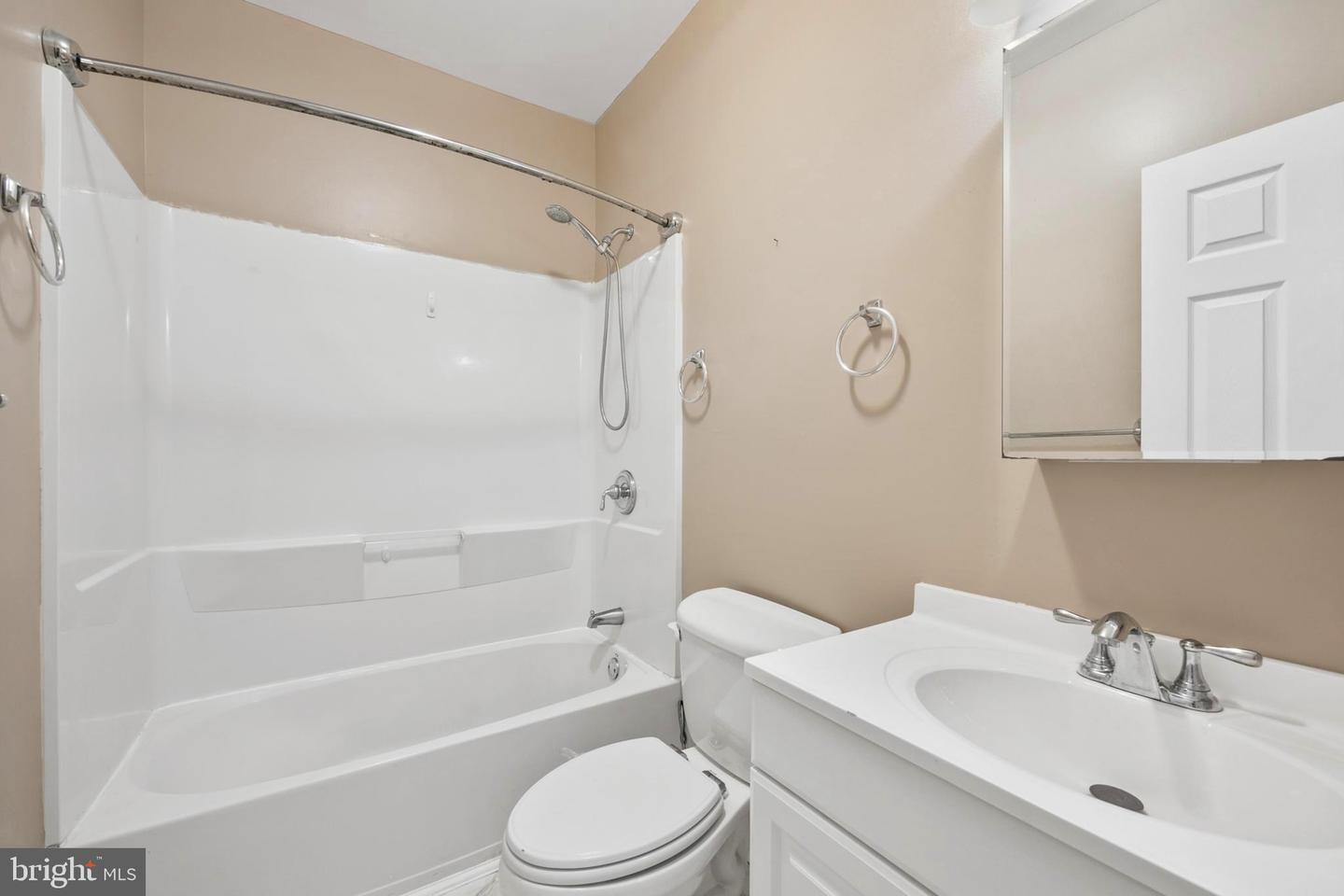 203 BIRDIE RD, LOCUST GROVE, Virginia 22508, 6 Bedrooms Bedrooms, ,3 BathroomsBathrooms,Residential,For sale,203 BIRDIE RD,VAOR2009024 MLS # VAOR2009024