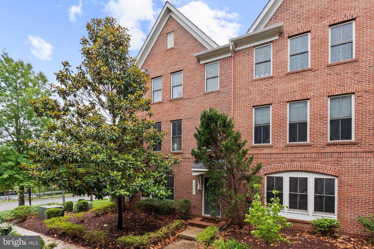 3357 KEMPER RD, ARLINGTON, Virginia 22206, 4 Bedrooms Bedrooms, ,3 BathroomsBathrooms,Residential,For sale,3357 KEMPER RD,VAAR2054942 MLS # VAAR2054942