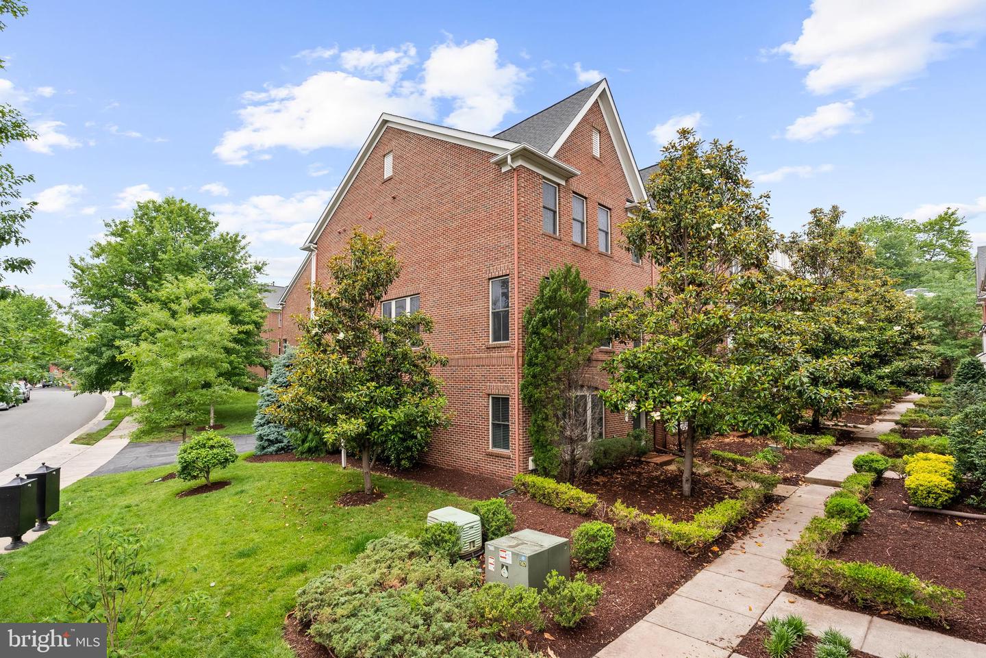 3357 KEMPER RD, ARLINGTON, Virginia 22206, 4 Bedrooms Bedrooms, ,3 BathroomsBathrooms,Residential,For sale,3357 KEMPER RD,VAAR2054942 MLS # VAAR2054942