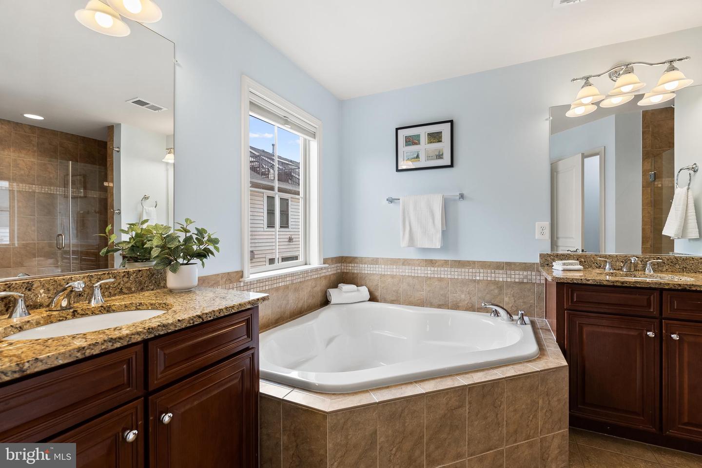 3357 KEMPER RD, ARLINGTON, Virginia 22206, 4 Bedrooms Bedrooms, ,3 BathroomsBathrooms,Residential,For sale,3357 KEMPER RD,VAAR2054942 MLS # VAAR2054942