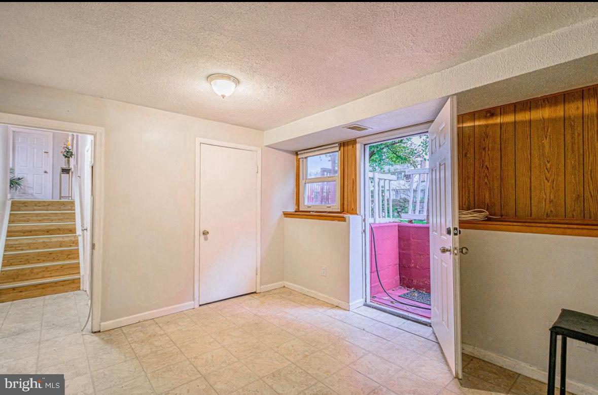 1207 SUNRISE CT, HERNDON, Virginia 20170, 5 Bedrooms Bedrooms, ,3 BathroomsBathrooms,Residential,For sale,1207 SUNRISE CT,VAFX2235378 MLS # VAFX2235378