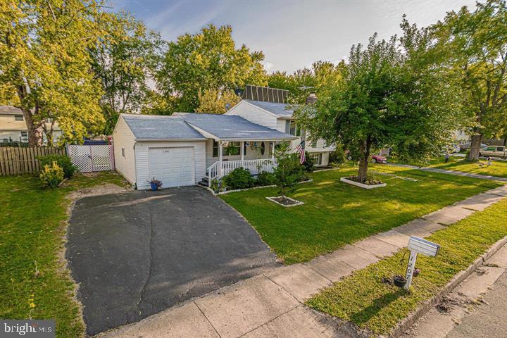 1207 SUNRISE CT, HERNDON, Virginia 20170, 5 Bedrooms Bedrooms, ,3 BathroomsBathrooms,Residential,For sale,1207 SUNRISE CT,VAFX2235378 MLS # VAFX2235378
