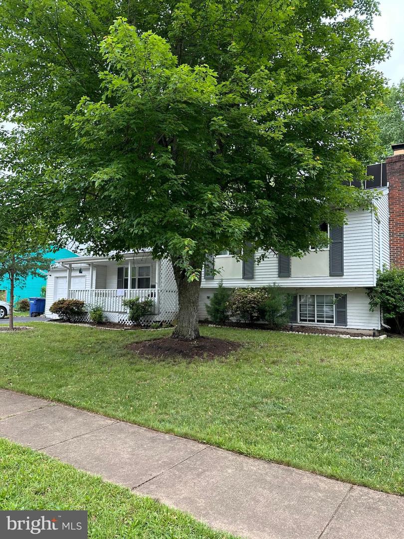 1207 SUNRISE CT, HERNDON, Virginia 20170, 5 Bedrooms Bedrooms, ,3 BathroomsBathrooms,Residential,For sale,1207 SUNRISE CT,VAFX2235378 MLS # VAFX2235378