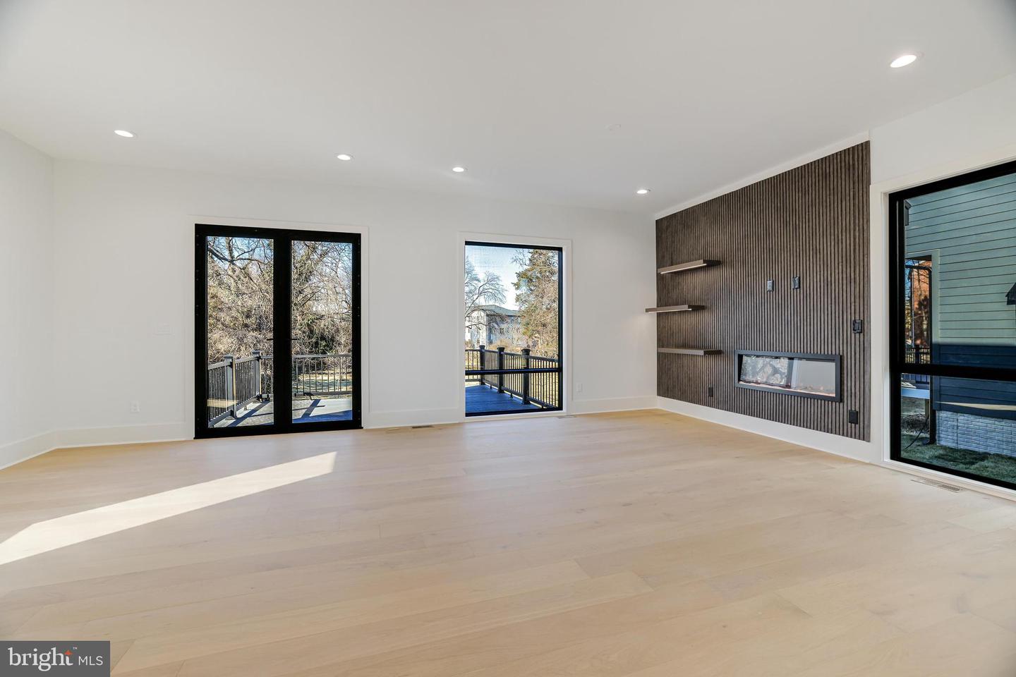 3506 LAKE ST, FALLS CHURCH, Virginia 22041, 5 Bedrooms Bedrooms, ,5 BathroomsBathrooms,Residential,For sale,3506 LAKE ST,VAFX2235560 MLS # VAFX2235560