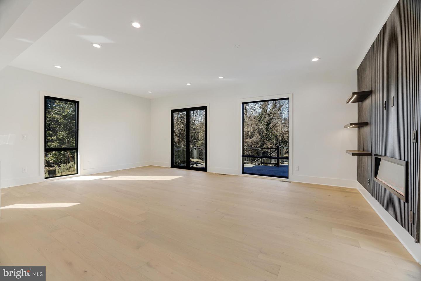 3506 LAKE ST, FALLS CHURCH, Virginia 22041, 5 Bedrooms Bedrooms, ,5 BathroomsBathrooms,Residential,For sale,3506 LAKE ST,VAFX2235560 MLS # VAFX2235560