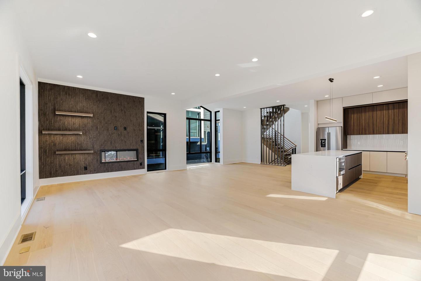 3506 LAKE ST, FALLS CHURCH, Virginia 22041, 5 Bedrooms Bedrooms, ,5 BathroomsBathrooms,Residential,For sale,3506 LAKE ST,VAFX2235560 MLS # VAFX2235560