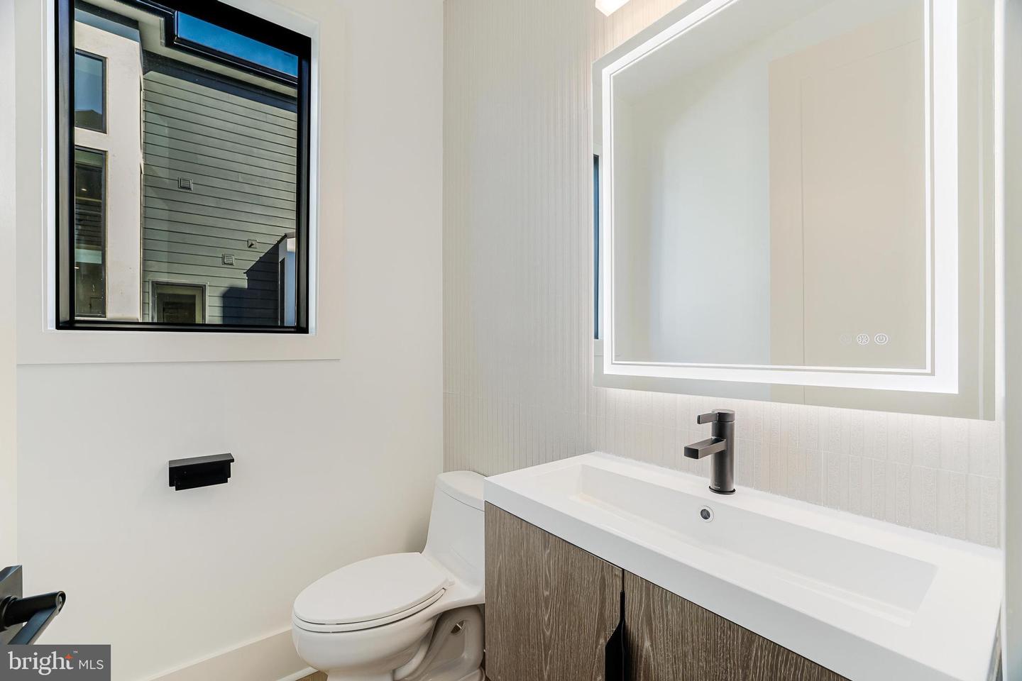 3506 LAKE ST, FALLS CHURCH, Virginia 22041, 5 Bedrooms Bedrooms, ,5 BathroomsBathrooms,Residential,For sale,3506 LAKE ST,VAFX2235560 MLS # VAFX2235560