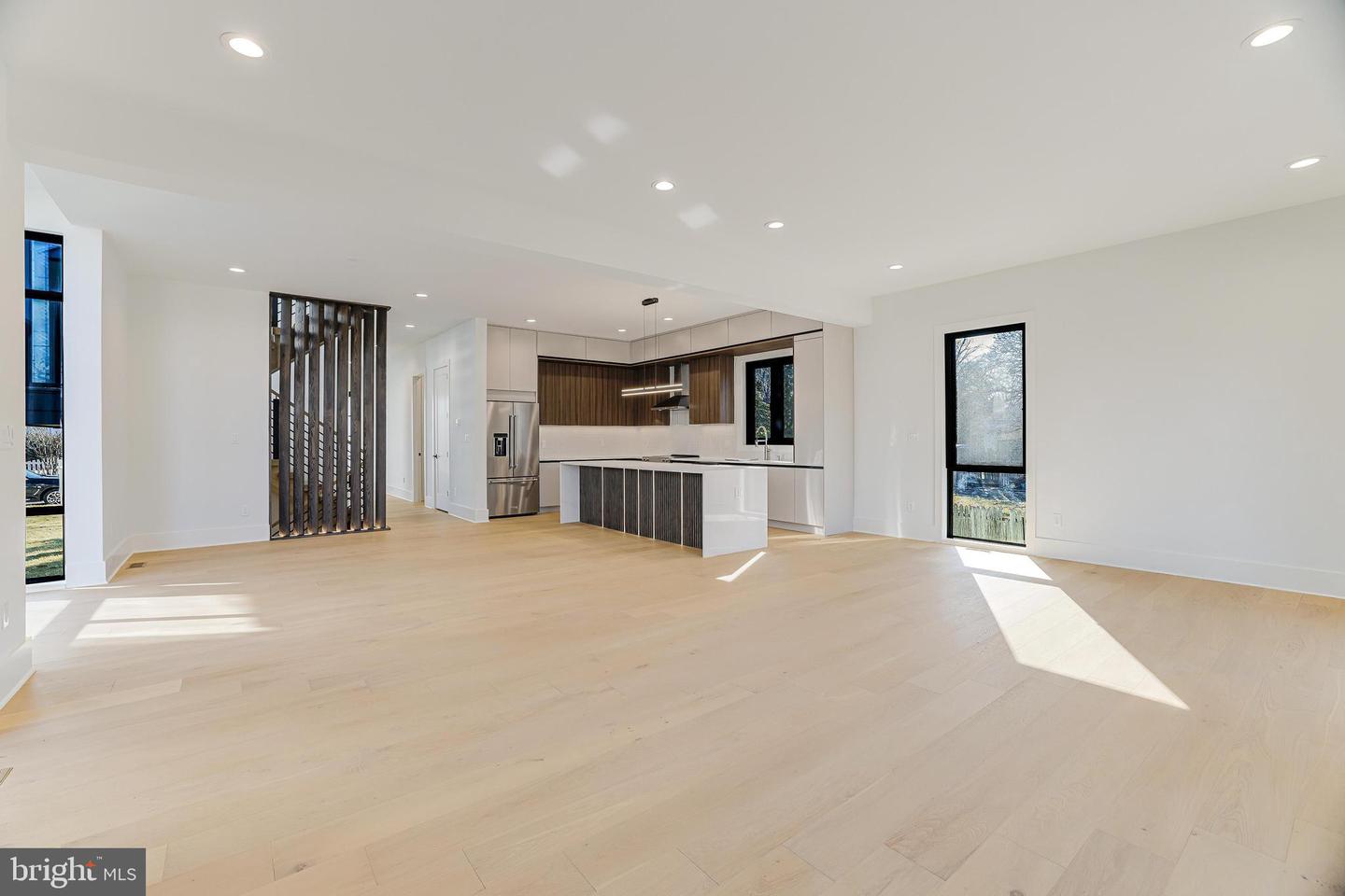 3506 LAKE ST, FALLS CHURCH, Virginia 22041, 5 Bedrooms Bedrooms, ,5 BathroomsBathrooms,Residential,For sale,3506 LAKE ST,VAFX2235560 MLS # VAFX2235560