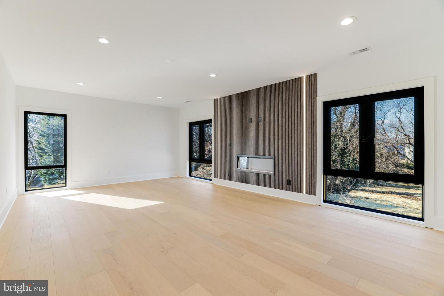 3506 LAKE ST, FALLS CHURCH, Virginia 22041, 5 Bedrooms Bedrooms, ,5 BathroomsBathrooms,Residential,For sale,3506 LAKE ST,VAFX2235560 MLS # VAFX2235560