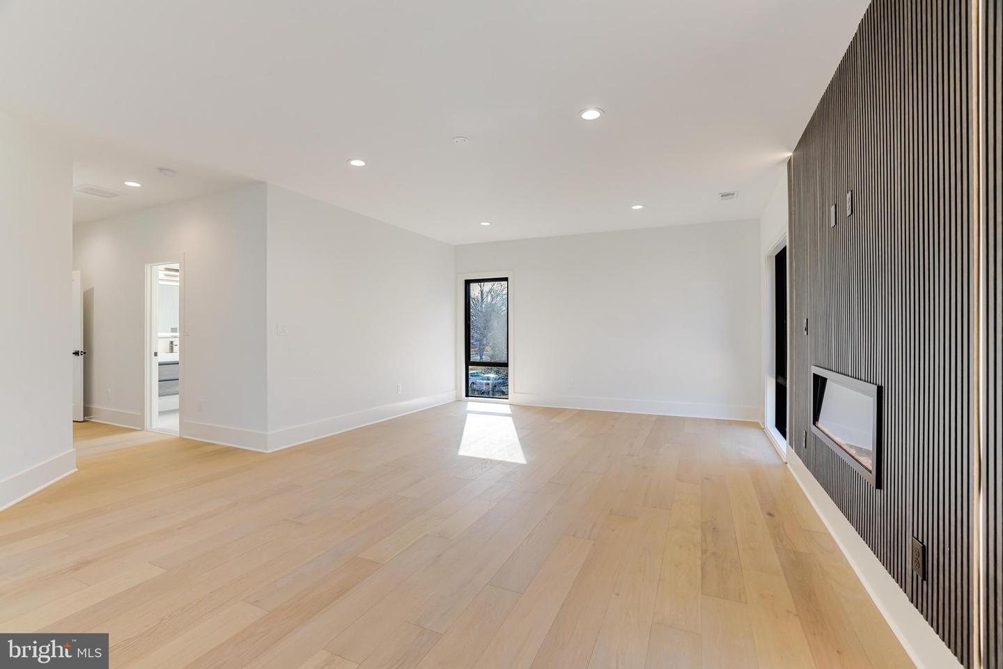 3506 LAKE ST, FALLS CHURCH, Virginia 22041, 5 Bedrooms Bedrooms, ,5 BathroomsBathrooms,Residential,For sale,3506 LAKE ST,VAFX2235560 MLS # VAFX2235560