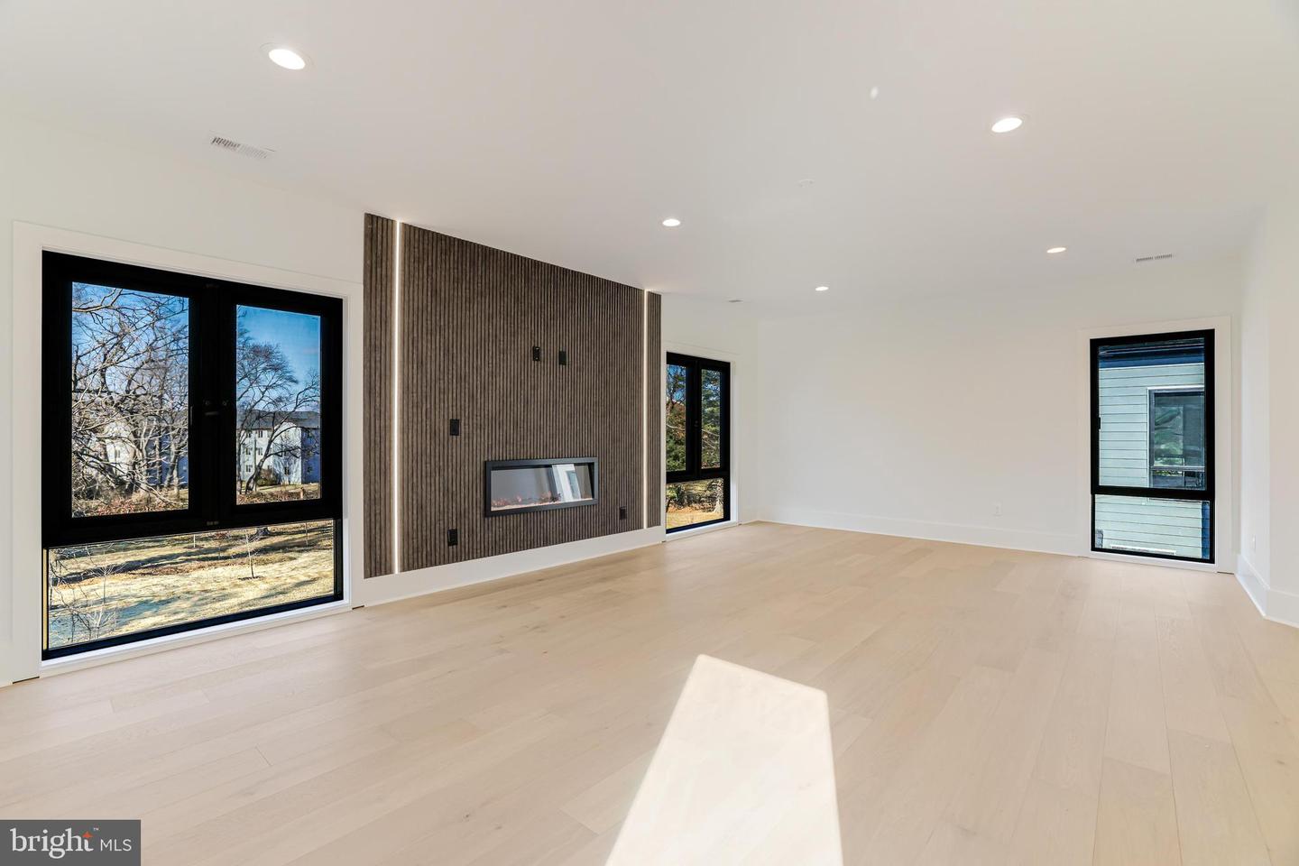 3506 LAKE ST, FALLS CHURCH, Virginia 22041, 5 Bedrooms Bedrooms, ,5 BathroomsBathrooms,Residential,For sale,3506 LAKE ST,VAFX2235560 MLS # VAFX2235560