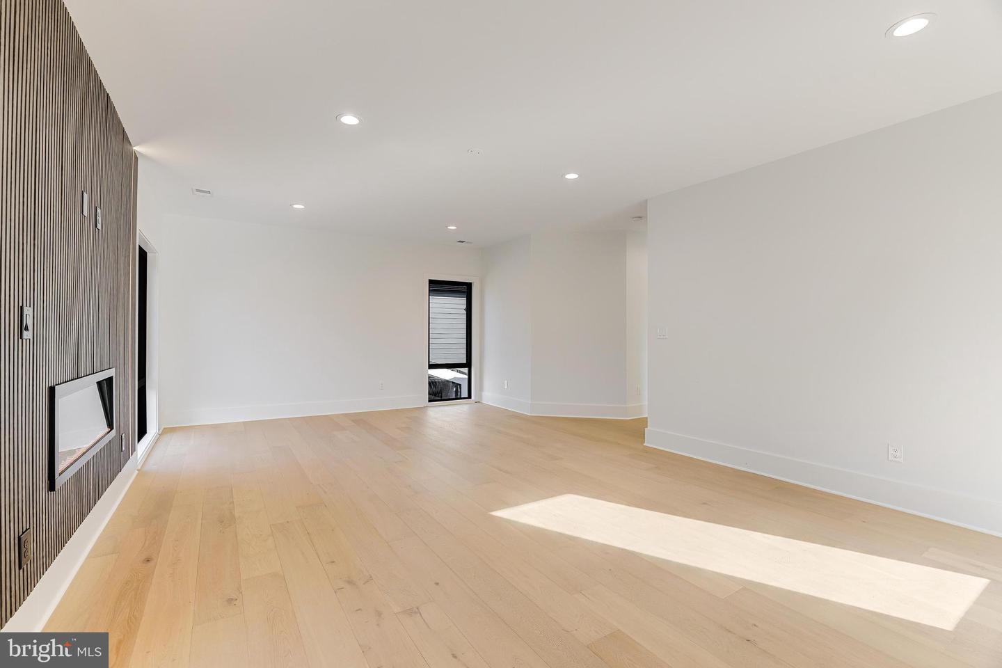 3506 LAKE ST, FALLS CHURCH, Virginia 22041, 5 Bedrooms Bedrooms, ,5 BathroomsBathrooms,Residential,For sale,3506 LAKE ST,VAFX2235560 MLS # VAFX2235560