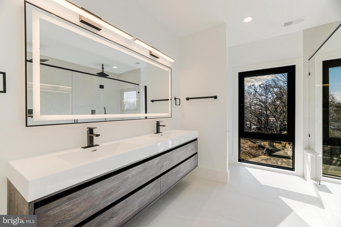3506 LAKE ST, FALLS CHURCH, Virginia 22041, 5 Bedrooms Bedrooms, ,5 BathroomsBathrooms,Residential,For sale,3506 LAKE ST,VAFX2235560 MLS # VAFX2235560