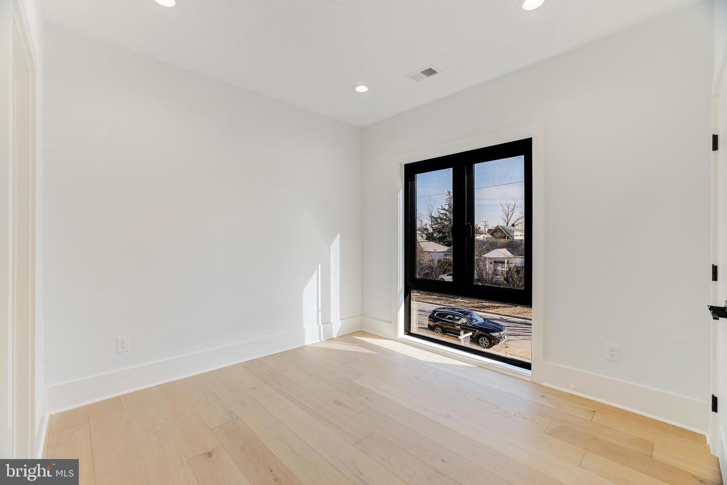 3506 LAKE ST, FALLS CHURCH, Virginia 22041, 5 Bedrooms Bedrooms, ,5 BathroomsBathrooms,Residential,For sale,3506 LAKE ST,VAFX2235560 MLS # VAFX2235560