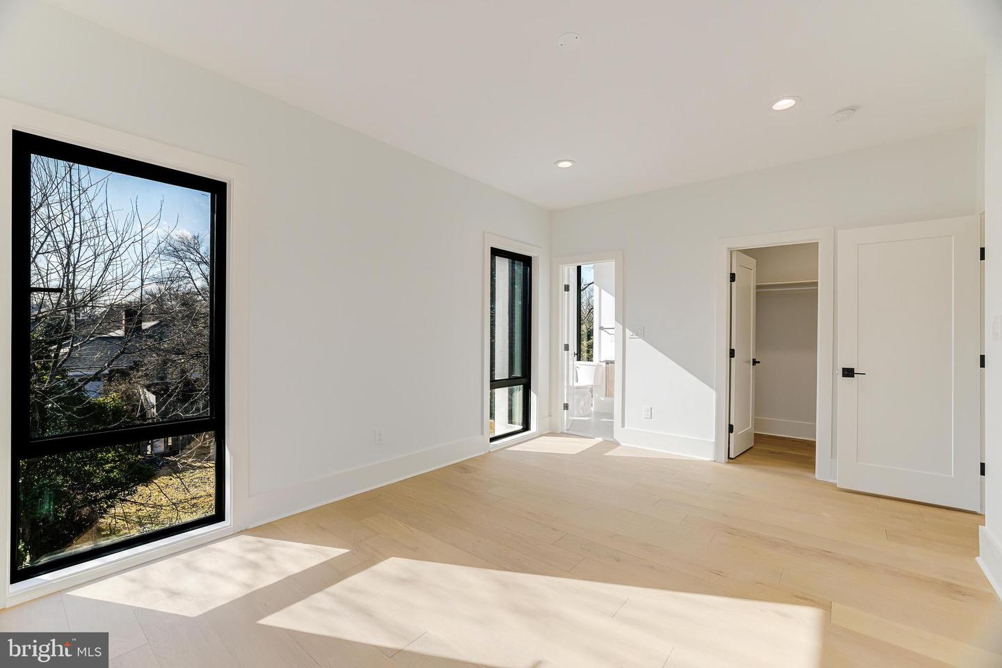 3506 LAKE ST, FALLS CHURCH, Virginia 22041, 5 Bedrooms Bedrooms, ,5 BathroomsBathrooms,Residential,For sale,3506 LAKE ST,VAFX2235560 MLS # VAFX2235560