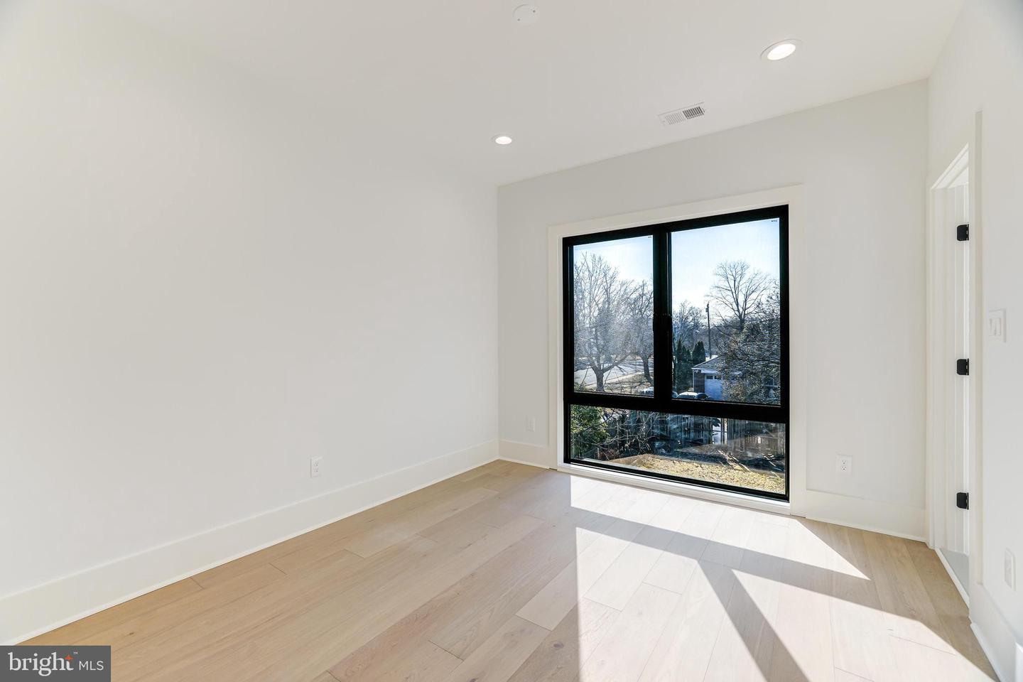 3506 LAKE ST, FALLS CHURCH, Virginia 22041, 5 Bedrooms Bedrooms, ,5 BathroomsBathrooms,Residential,For sale,3506 LAKE ST,VAFX2235560 MLS # VAFX2235560