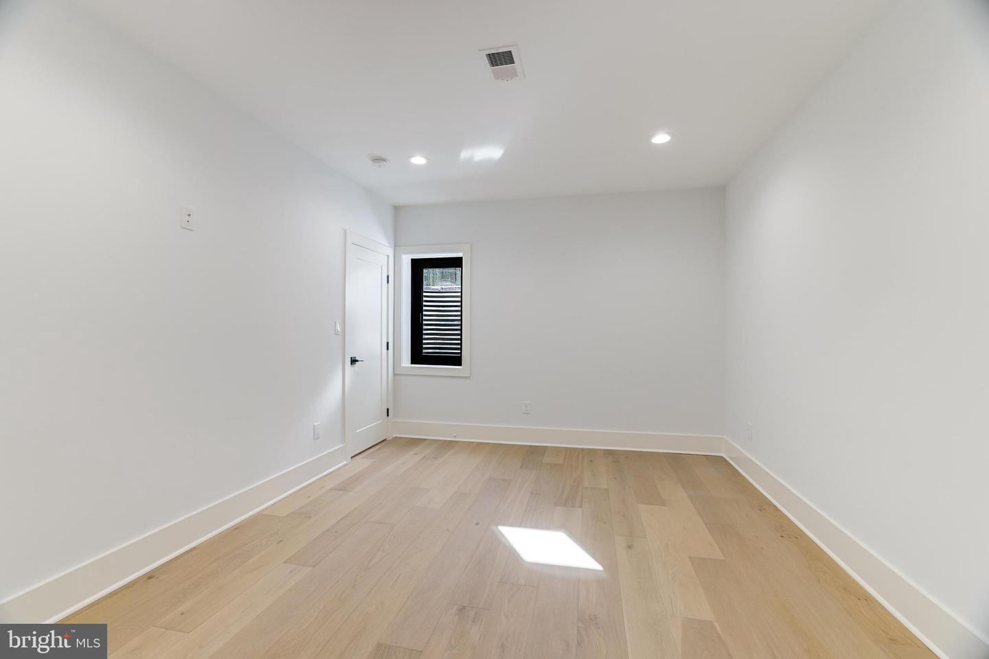 3506 LAKE ST, FALLS CHURCH, Virginia 22041, 5 Bedrooms Bedrooms, ,5 BathroomsBathrooms,Residential,For sale,3506 LAKE ST,VAFX2235560 MLS # VAFX2235560
