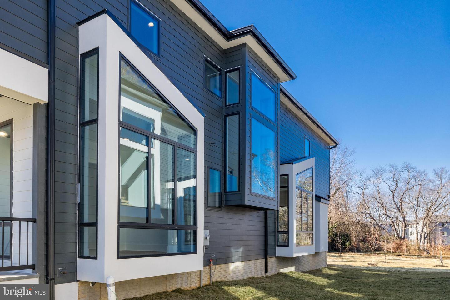 3506 LAKE ST, FALLS CHURCH, Virginia 22041, 5 Bedrooms Bedrooms, ,5 BathroomsBathrooms,Residential,For sale,3506 LAKE ST,VAFX2235560 MLS # VAFX2235560