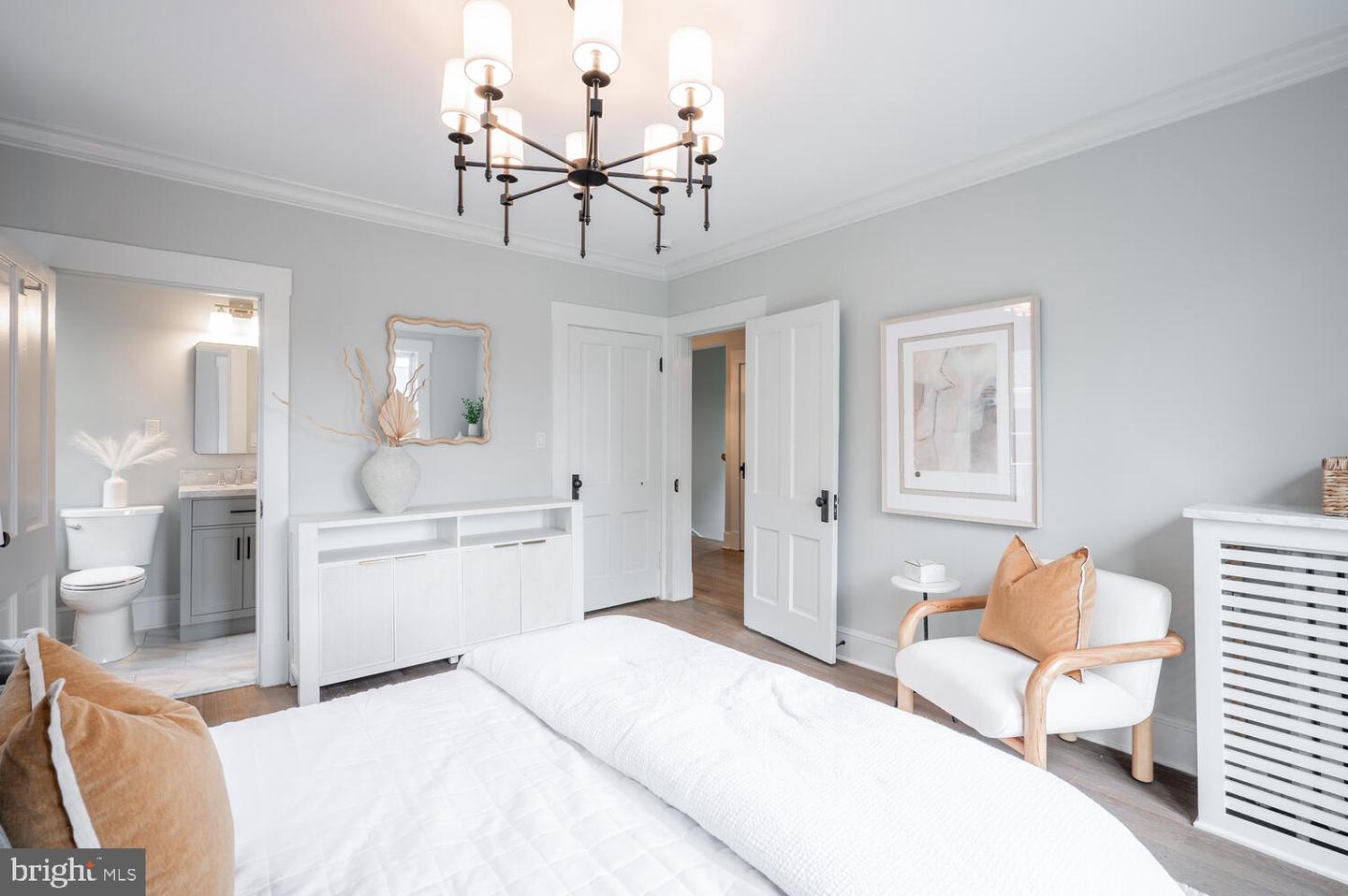 6 W MOUNT IDA AVE, ALEXANDRIA, Virginia 22305, 6 Bedrooms Bedrooms, ,4 BathroomsBathrooms,Residential,For sale,6 W MOUNT IDA AVE,VAAX2044382 MLS # VAAX2044382