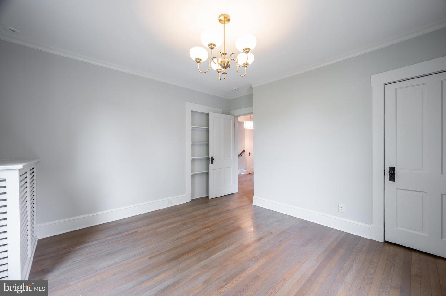 6 W MOUNT IDA AVE, ALEXANDRIA, Virginia 22305, 6 Bedrooms Bedrooms, ,4 BathroomsBathrooms,Residential,For sale,6 W MOUNT IDA AVE,VAAX2044382 MLS # VAAX2044382