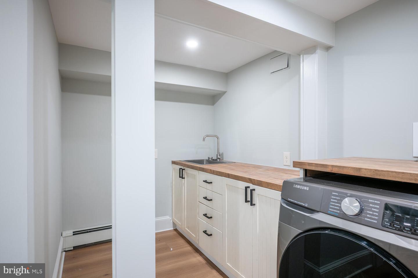 6 W MOUNT IDA AVE, ALEXANDRIA, Virginia 22305, 6 Bedrooms Bedrooms, ,4 BathroomsBathrooms,Residential,For sale,6 W MOUNT IDA AVE,VAAX2044382 MLS # VAAX2044382