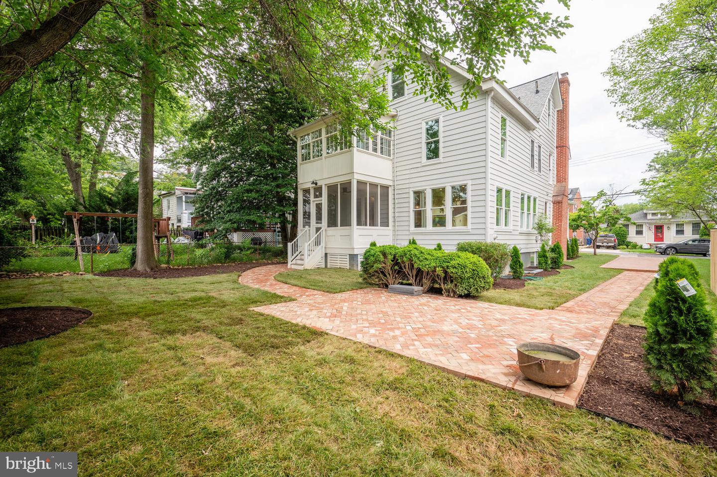 6 W MOUNT IDA AVE, ALEXANDRIA, Virginia 22305, 6 Bedrooms Bedrooms, ,4 BathroomsBathrooms,Residential,For sale,6 W MOUNT IDA AVE,VAAX2044382 MLS # VAAX2044382