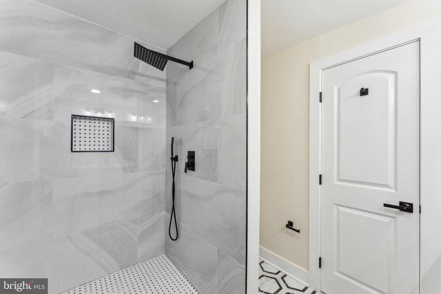 3104 DOUGLAS ST NE, WASHINGTON, District Of Columbia 20018, 7 Bedrooms Bedrooms, 8 Rooms Rooms,4 BathroomsBathrooms,Residential,For sale,3104 DOUGLAS ST NE,DCDC2196878 MLS # DCDC2196878