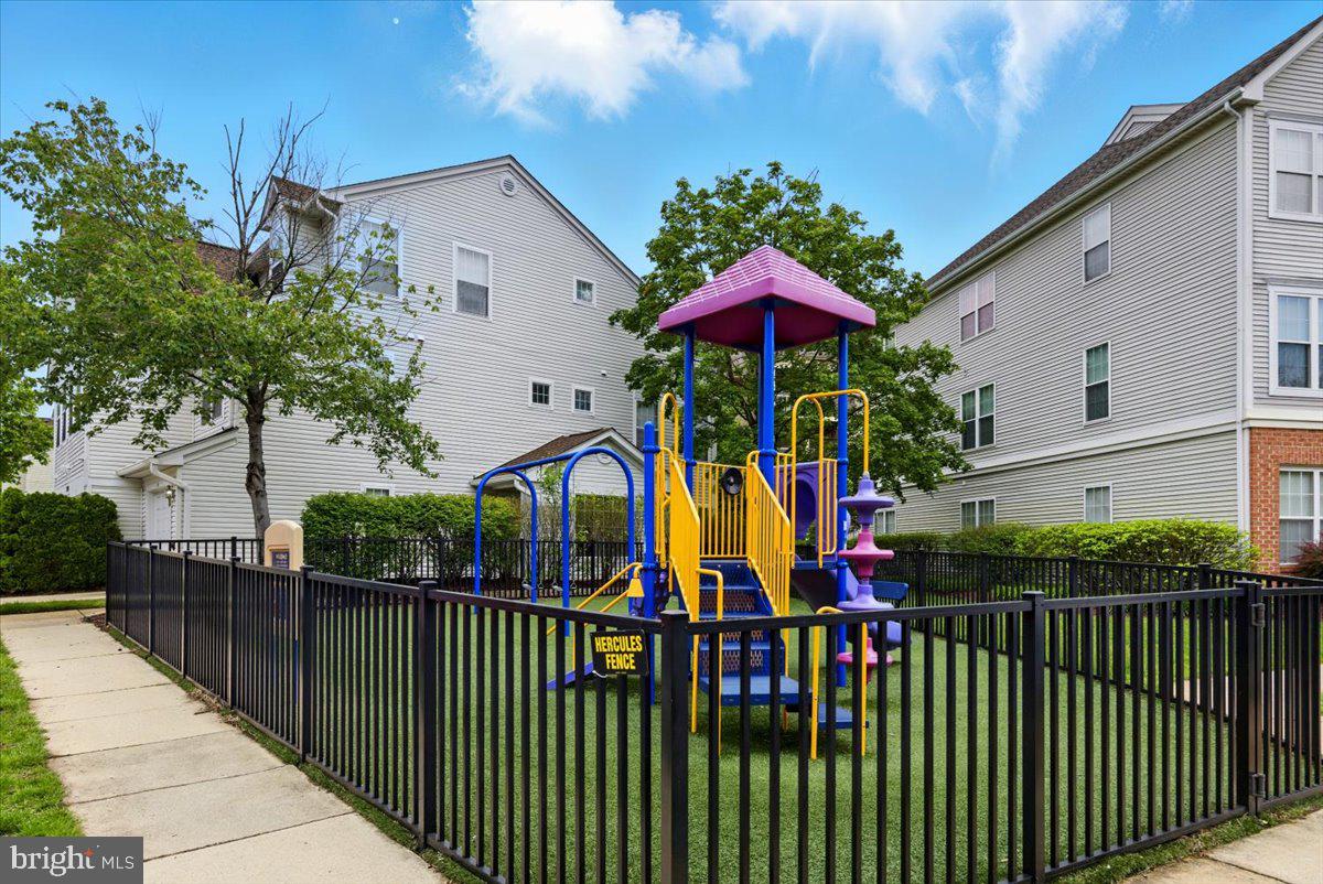 7701 HAYNES POINT WAY #1902, ALEXANDRIA, Virginia 22315, 2 Bedrooms Bedrooms, ,2 BathroomsBathrooms,Residential,For sale,7701 HAYNES POINT WAY #1902,VAFX2236594 MLS # VAFX2236594