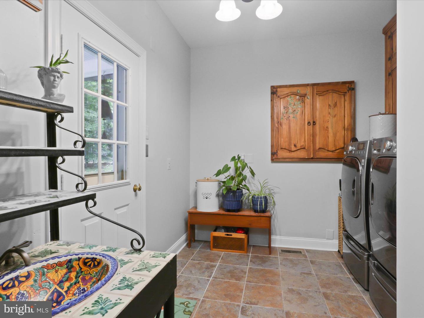 7211 TWELVE OAKS DR, FAIRFAX STATION, Virginia 22039, 4 Bedrooms Bedrooms, ,4 BathroomsBathrooms,Residential,For sale,7211 TWELVE OAKS DR,VAFX2200942 MLS # VAFX2200942