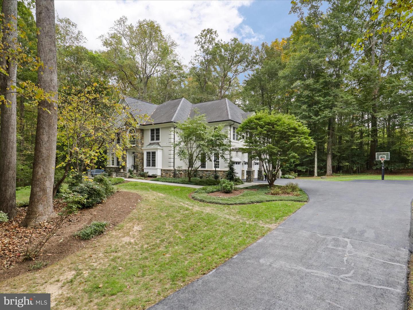 7211 TWELVE OAKS DR, FAIRFAX STATION, Virginia 22039, 4 Bedrooms Bedrooms, ,4 BathroomsBathrooms,Residential,For sale,7211 TWELVE OAKS DR,VAFX2200942 MLS # VAFX2200942