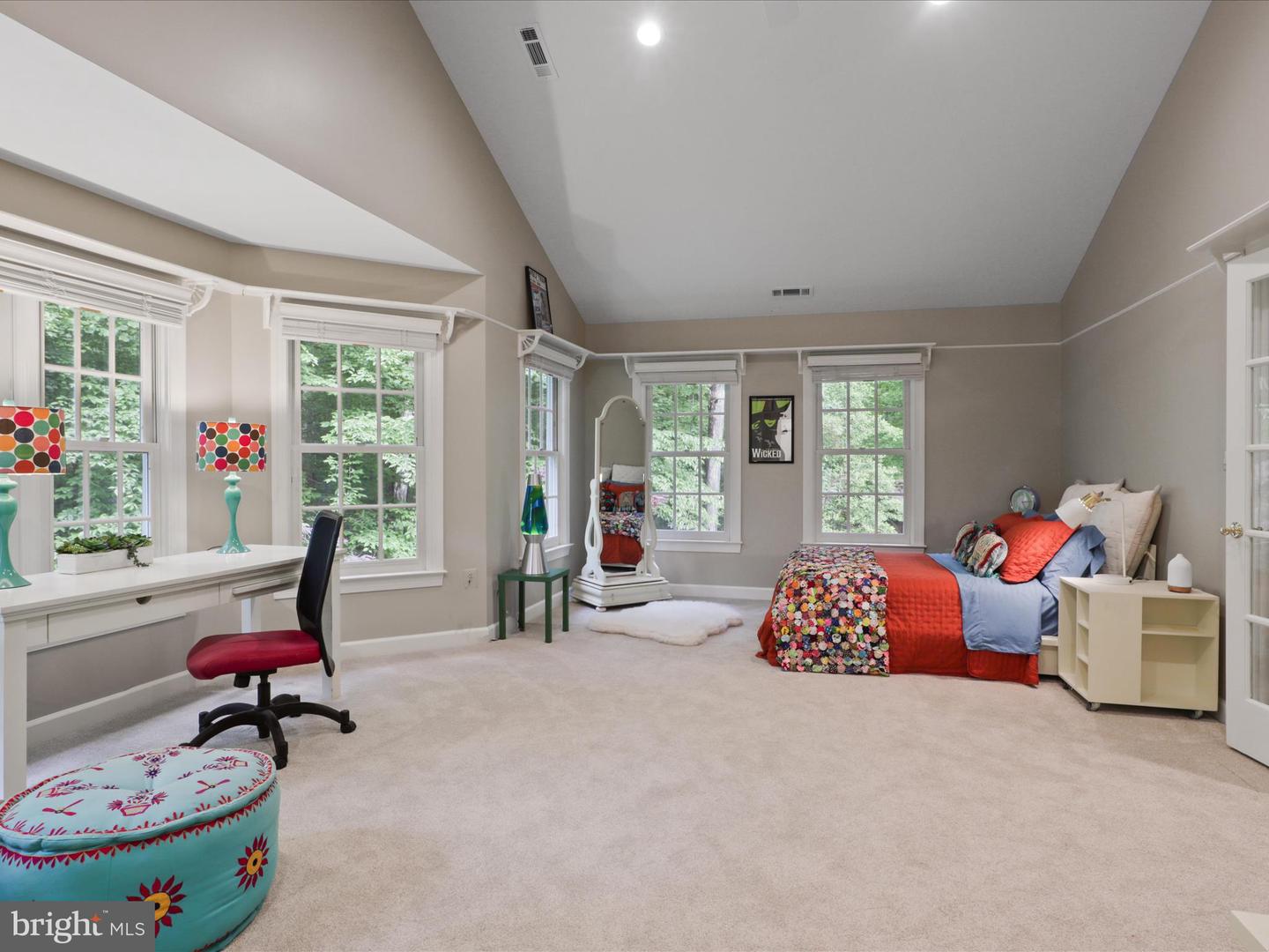 7211 TWELVE OAKS DR, FAIRFAX STATION, Virginia 22039, 4 Bedrooms Bedrooms, ,4 BathroomsBathrooms,Residential,For sale,7211 TWELVE OAKS DR,VAFX2200942 MLS # VAFX2200942