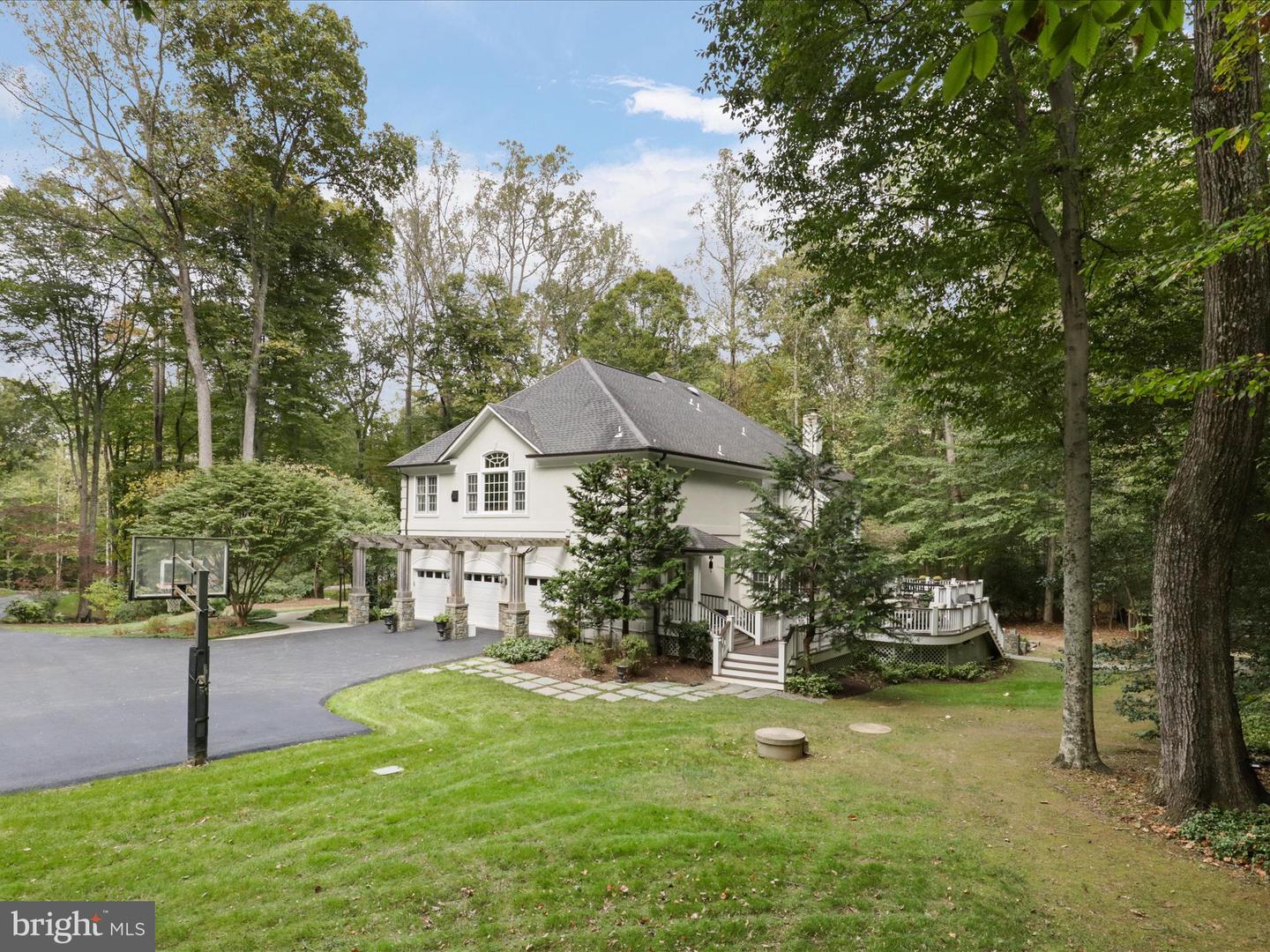 7211 TWELVE OAKS DR, FAIRFAX STATION, Virginia 22039, 4 Bedrooms Bedrooms, ,4 BathroomsBathrooms,Residential,For sale,7211 TWELVE OAKS DR,VAFX2200942 MLS # VAFX2200942