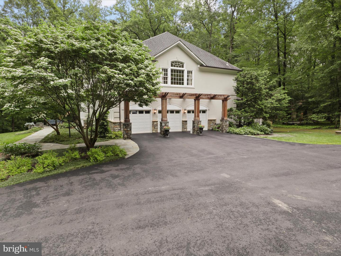 7211 TWELVE OAKS DR, FAIRFAX STATION, Virginia 22039, 4 Bedrooms Bedrooms, ,4 BathroomsBathrooms,Residential,For sale,7211 TWELVE OAKS DR,VAFX2200942 MLS # VAFX2200942
