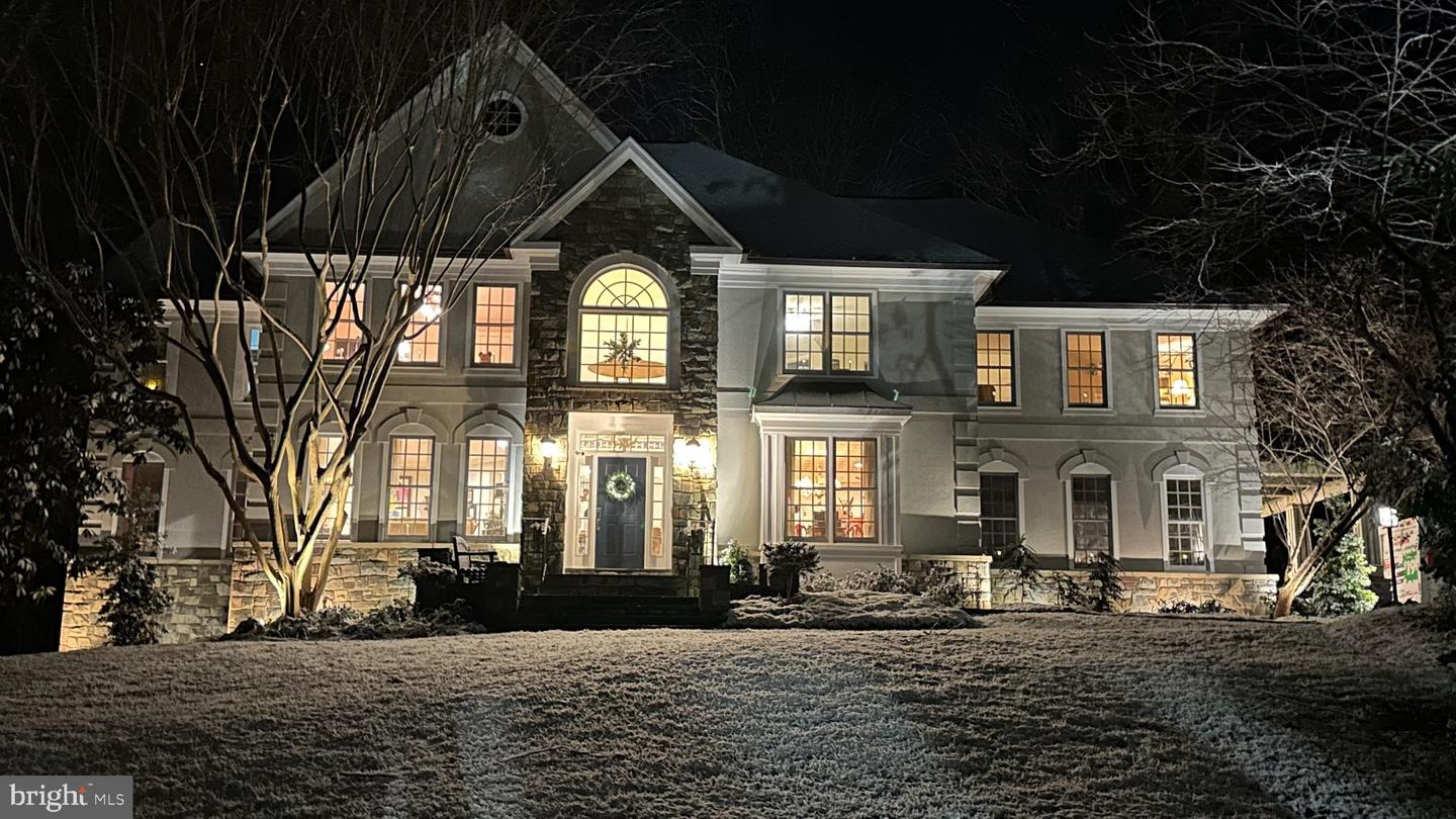 7211 TWELVE OAKS DR, FAIRFAX STATION, Virginia 22039, 4 Bedrooms Bedrooms, ,4 BathroomsBathrooms,Residential,For sale,7211 TWELVE OAKS DR,VAFX2200942 MLS # VAFX2200942